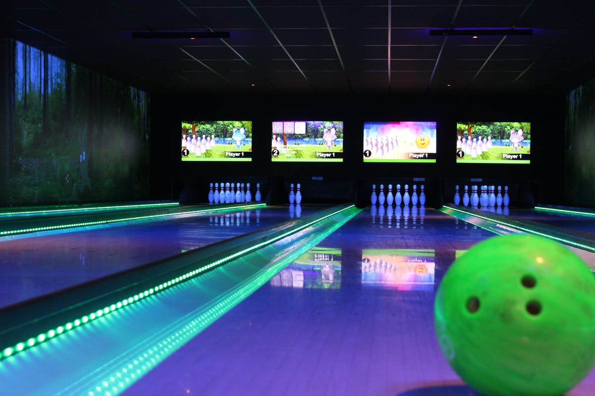 bowling lanes at urban air
